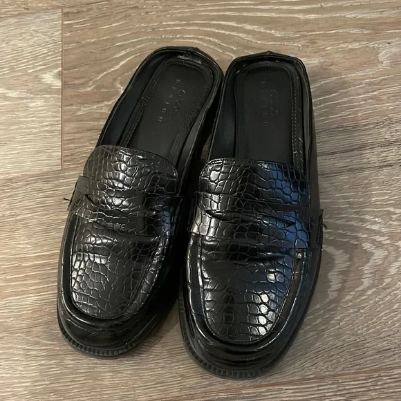 Black snake print mules